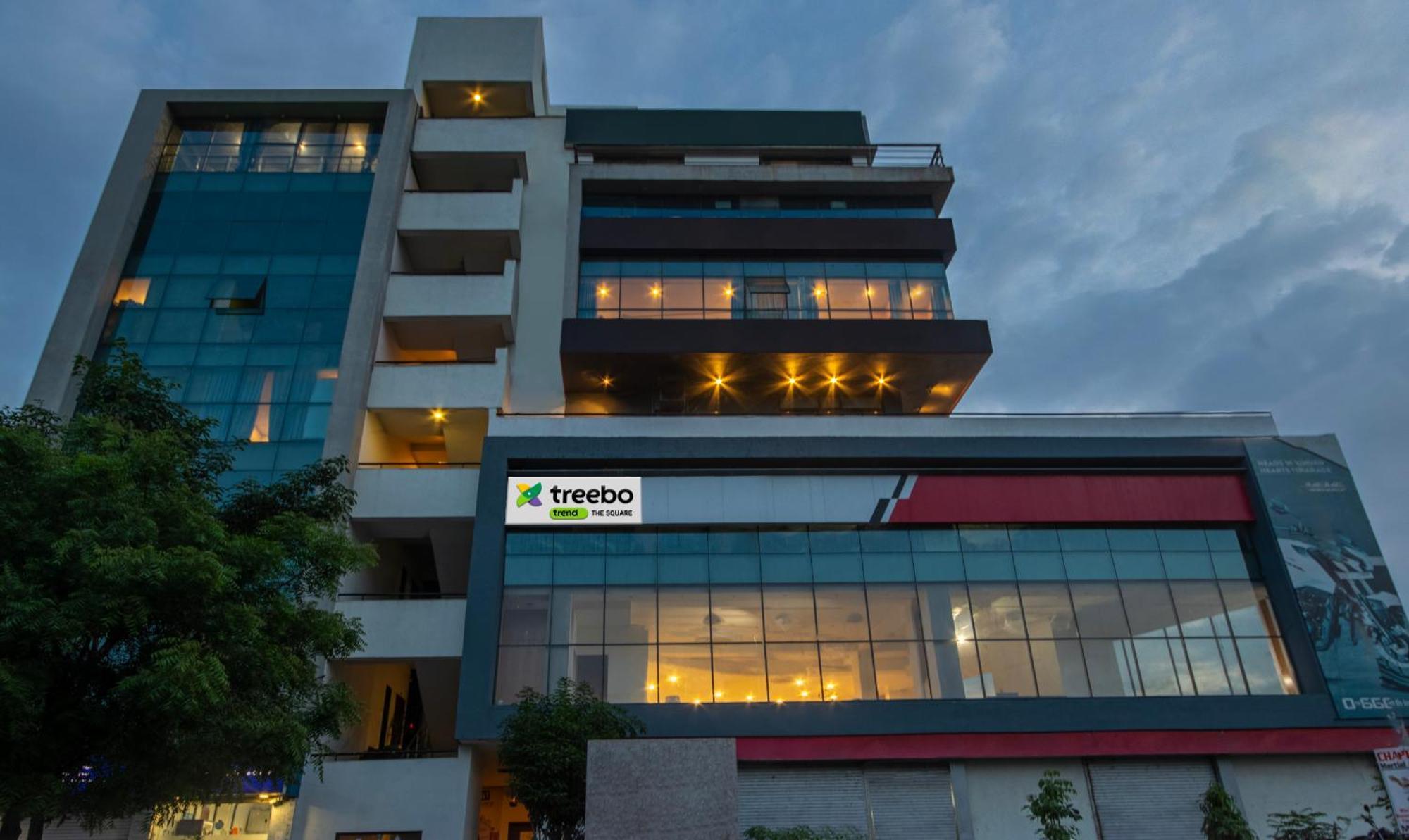 Hotel Treebo The Square Ahmedabad Exterior foto