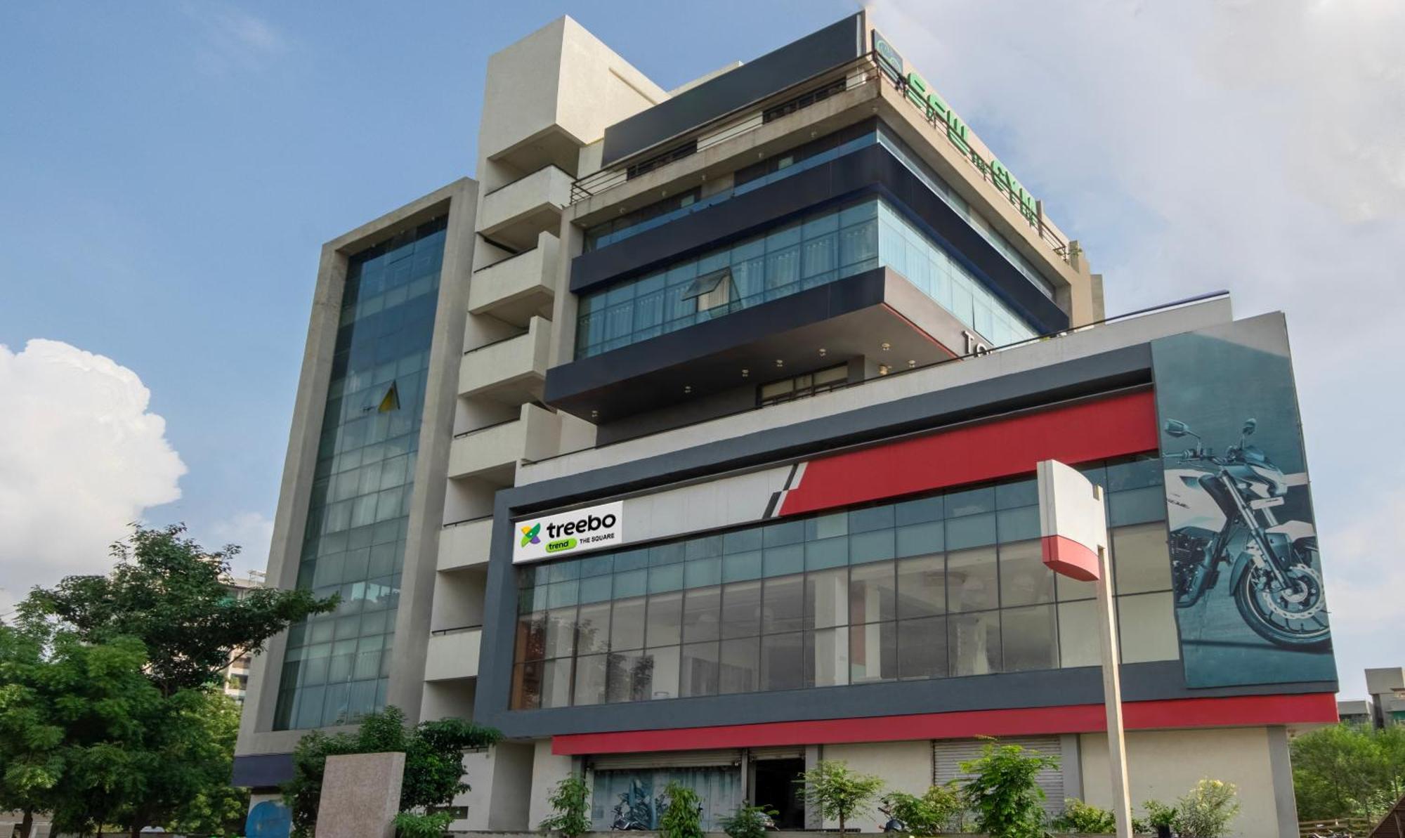 Hotel Treebo The Square Ahmedabad Exterior foto